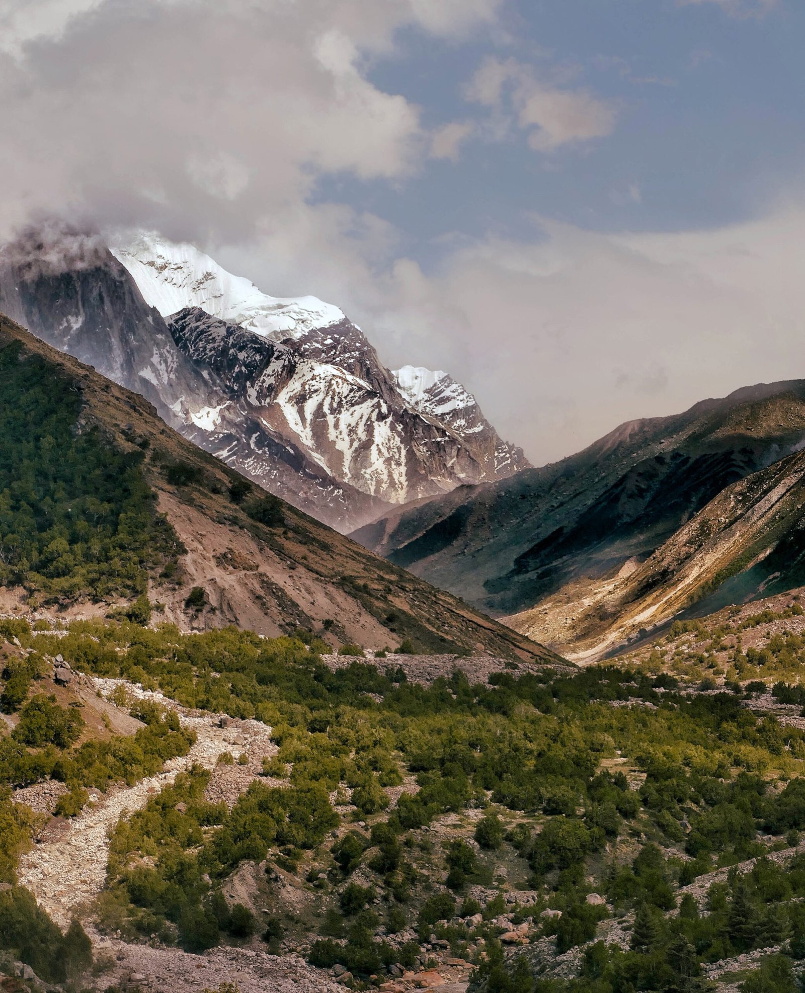 View of the High Atlas Mountains during a 2-day hiking tour from Marrakech with overnight in a Berber guesthouse