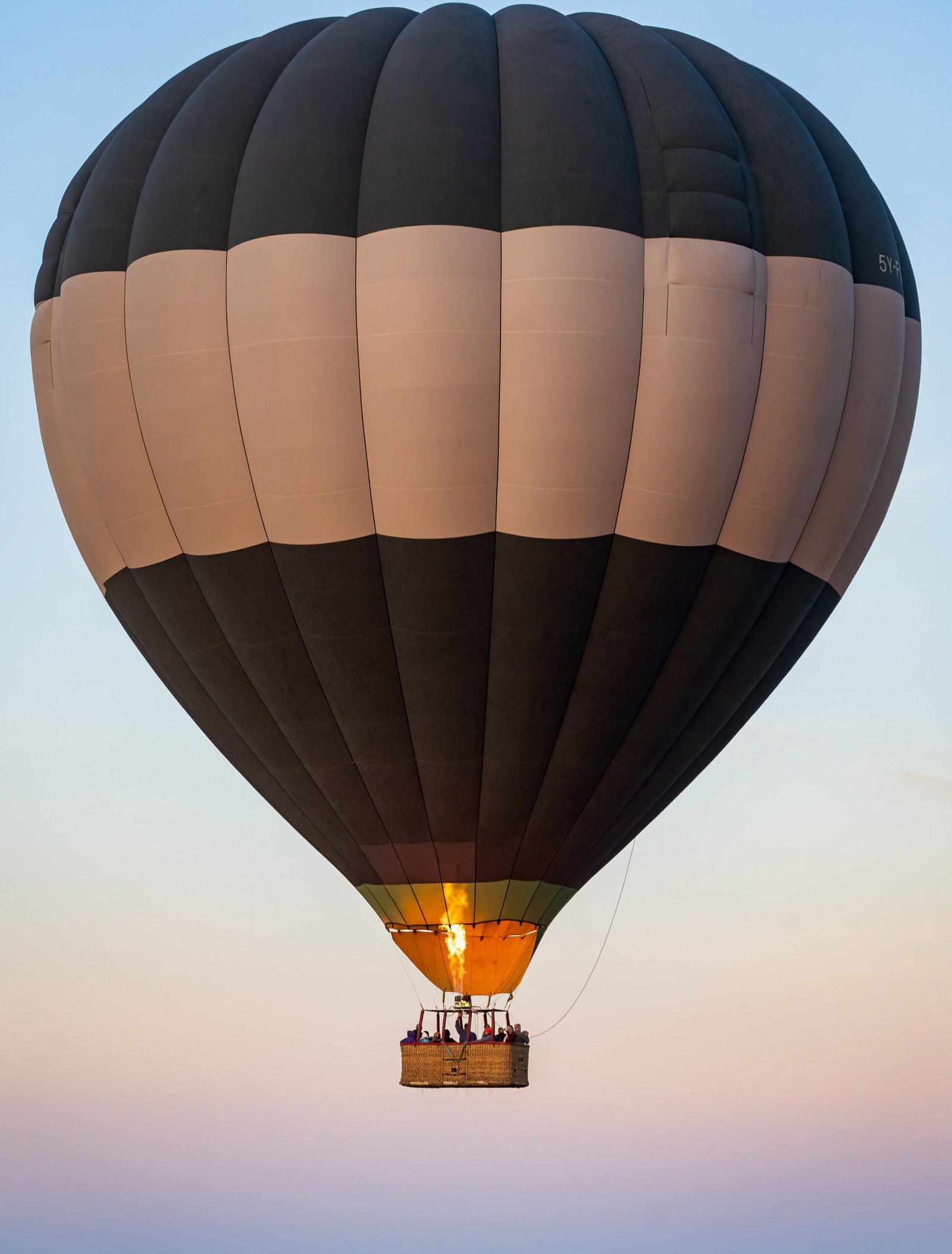 hot-air-balloon-agafay-marrakech-travel-moroccotravelbliss
